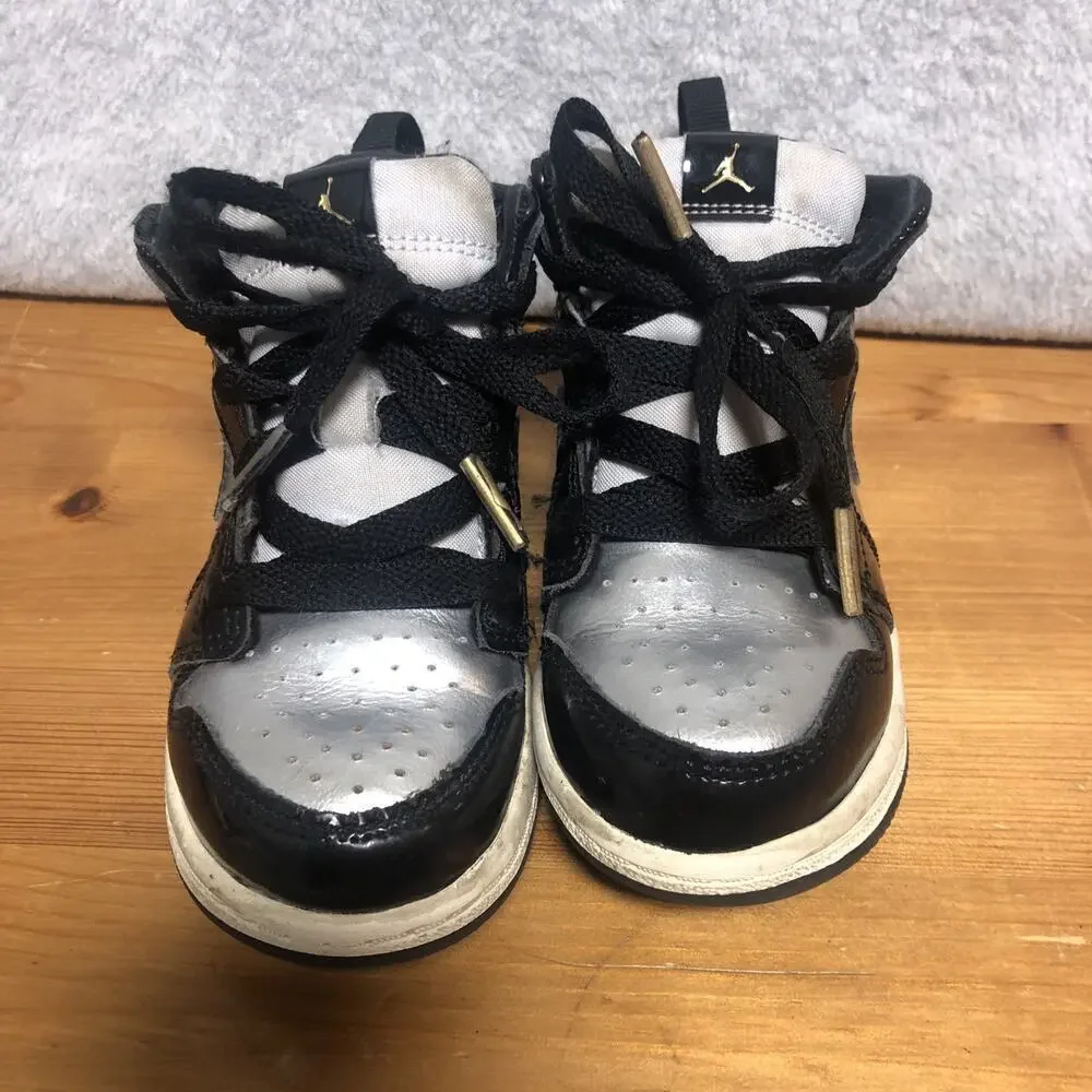 NIKE AIR JORDAN 1 MID SE (GS)BLACK/METALLIC Silver (FZ3937 001) Size 9C Child